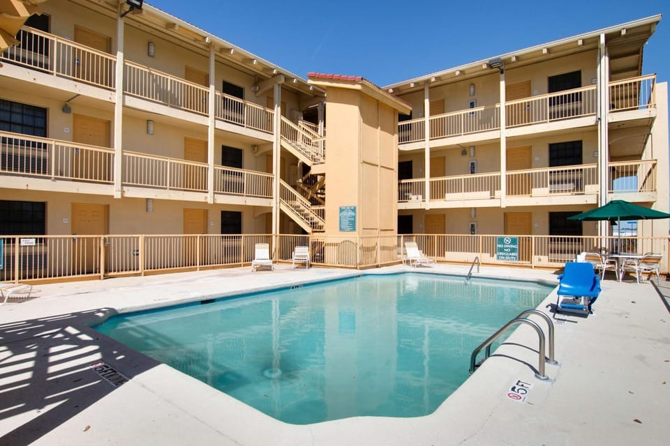 On site, Pool view, Swimming pool
