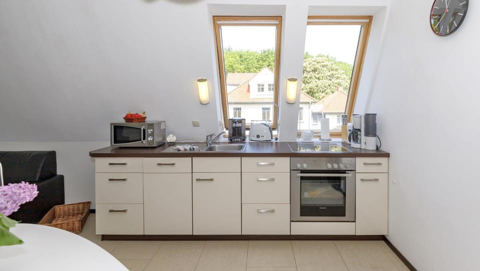 Coffee/tea facilities, Kitchen or kitchenette, dishwasher, minibar, pet friendly, stove