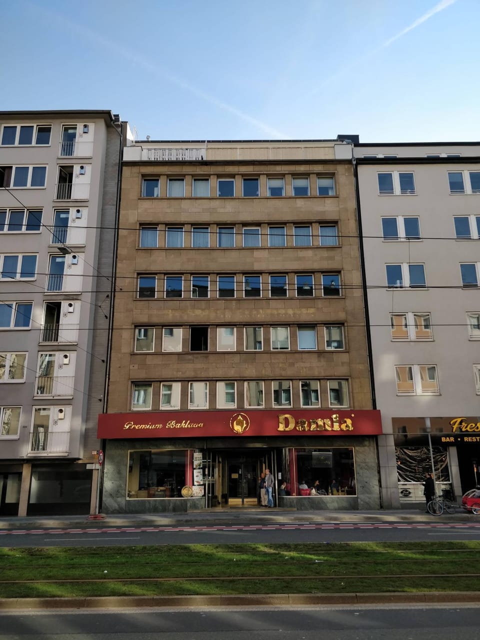 Facade/entrance