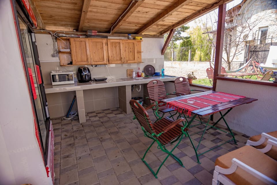 Dining area, Communal kitchen
