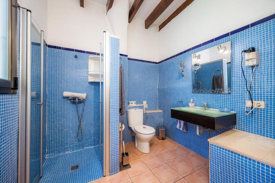 Bathroom, Living room