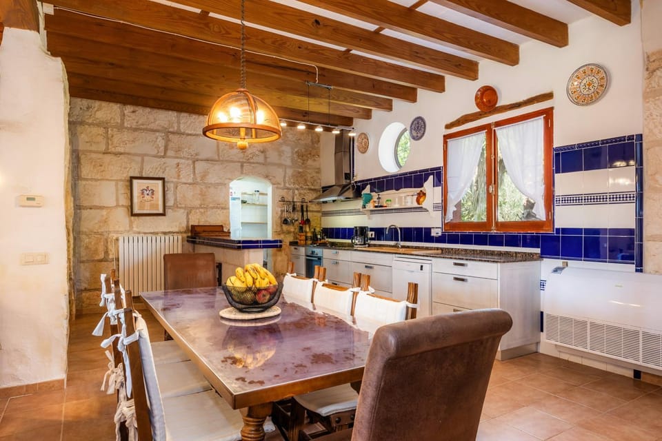 Property building, Kitchen or kitchenette, Living room
