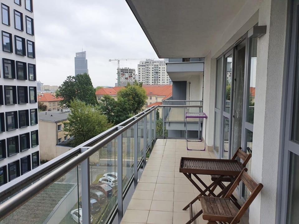 Balcony/Terrace, City view