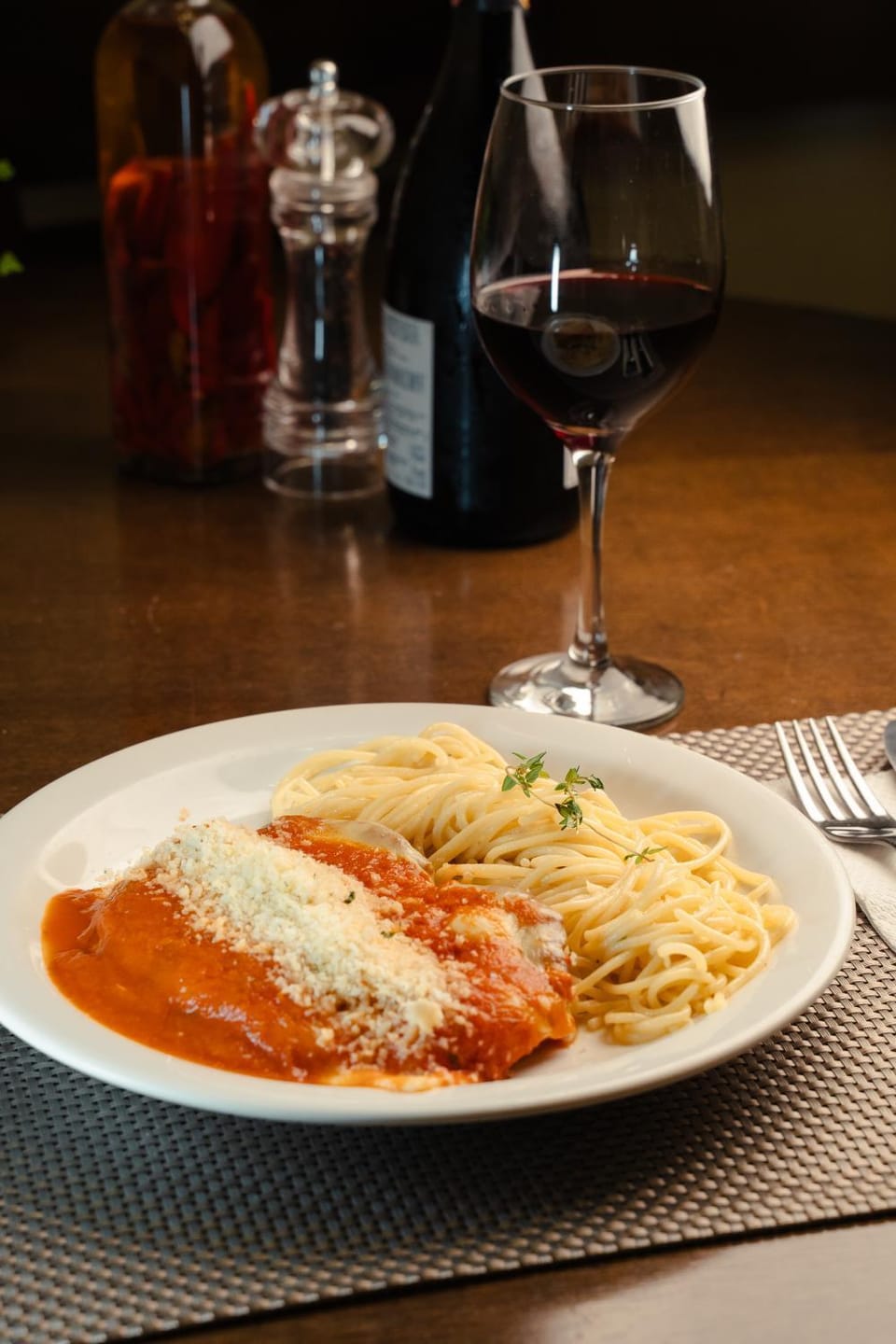 Restaurant/places to eat, Food and drinks