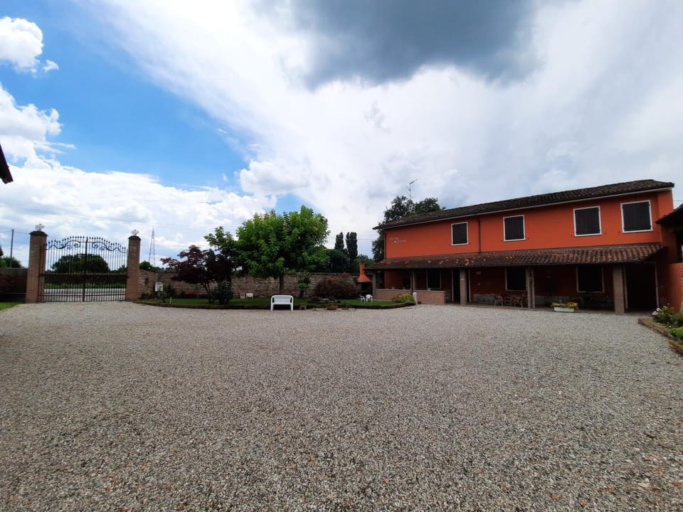 CORTE MORONA House in Province of Brescia