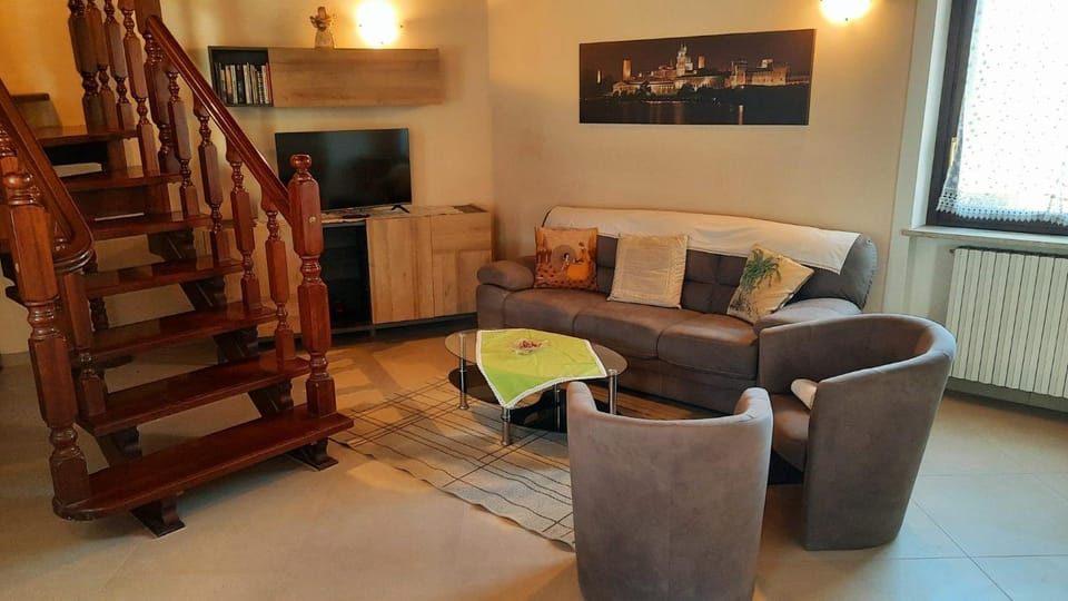 Communal lounge/ TV room, TV and multimedia