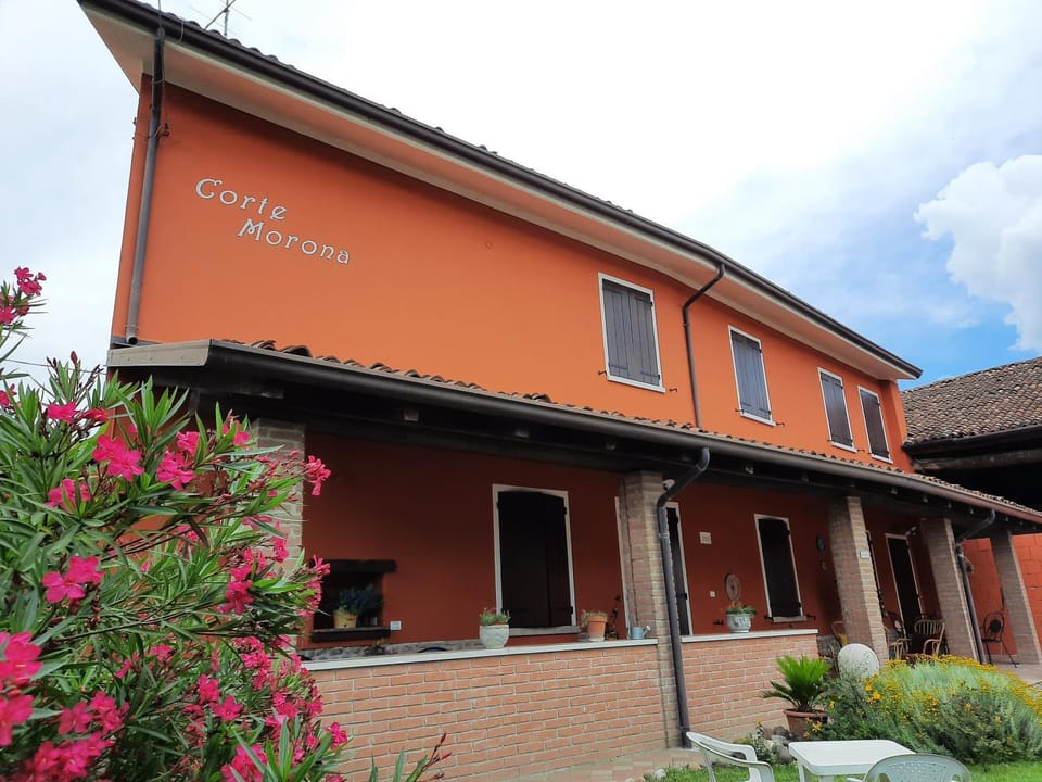 CORTE MORONA House in Province of Brescia