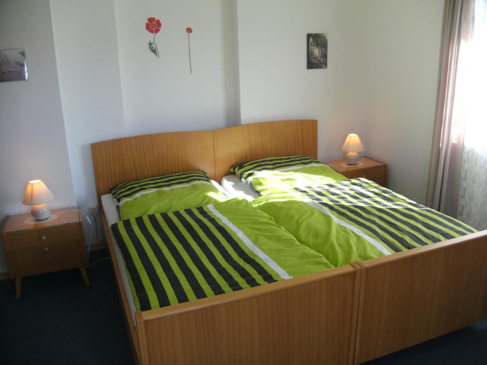 Photo of the whole room, Bedroom, Mountain view