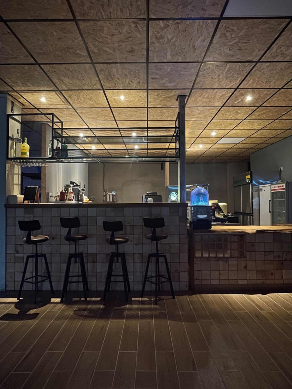 Property building, Restaurant/places to eat