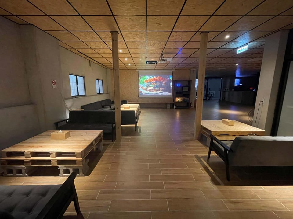 Property building, Restaurant/places to eat
