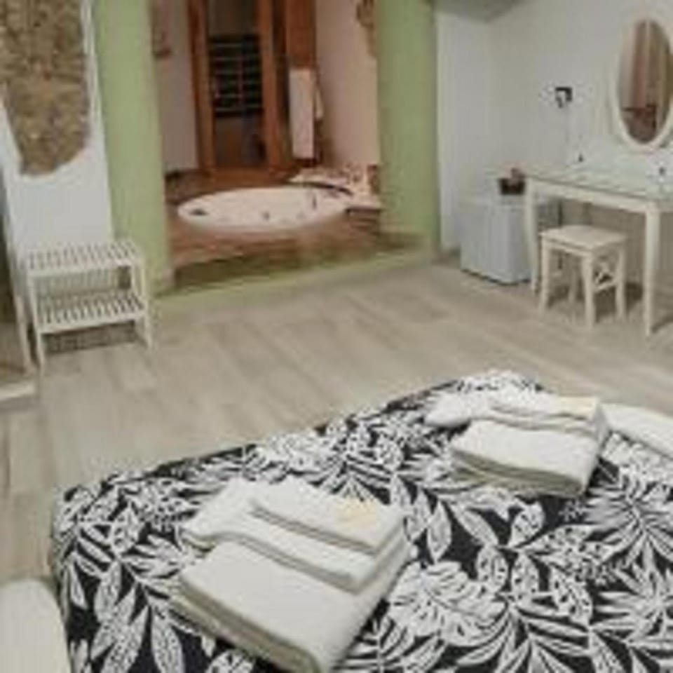 Hot Tub, Hot Tub, Text overlay, Open Air Bath, heating, towels
