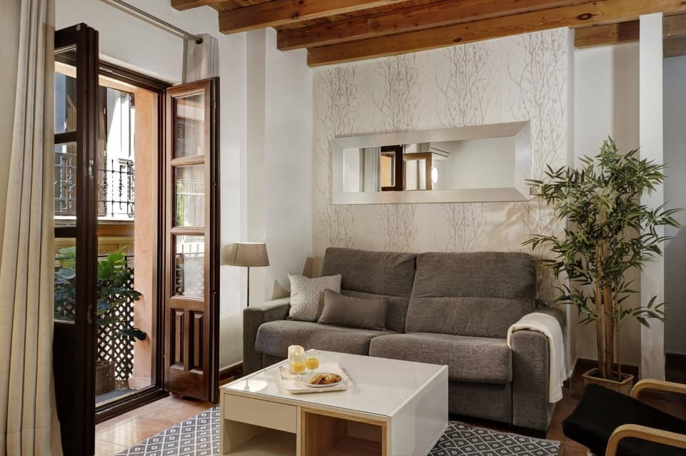 Communal lounge/ TV room, Living room