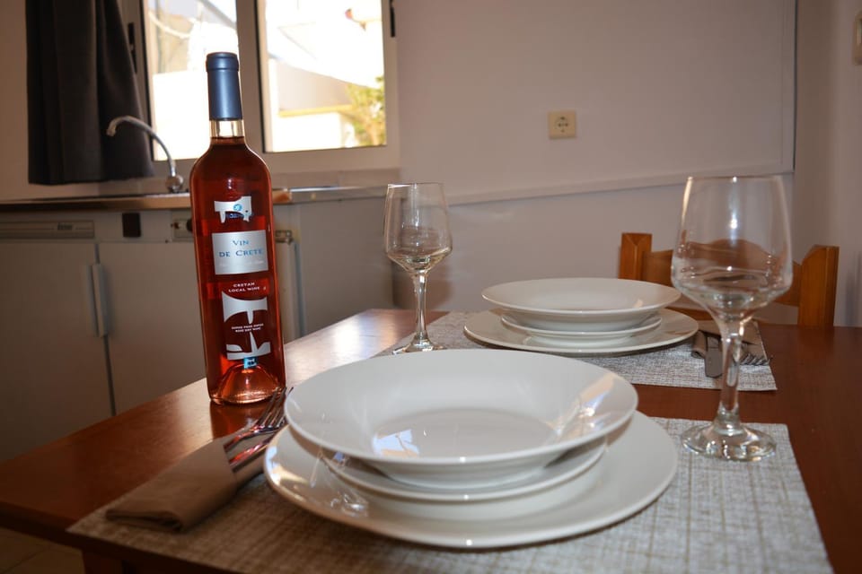 Raph's Studios-Apts By The Sea Apartment in Agia Marina