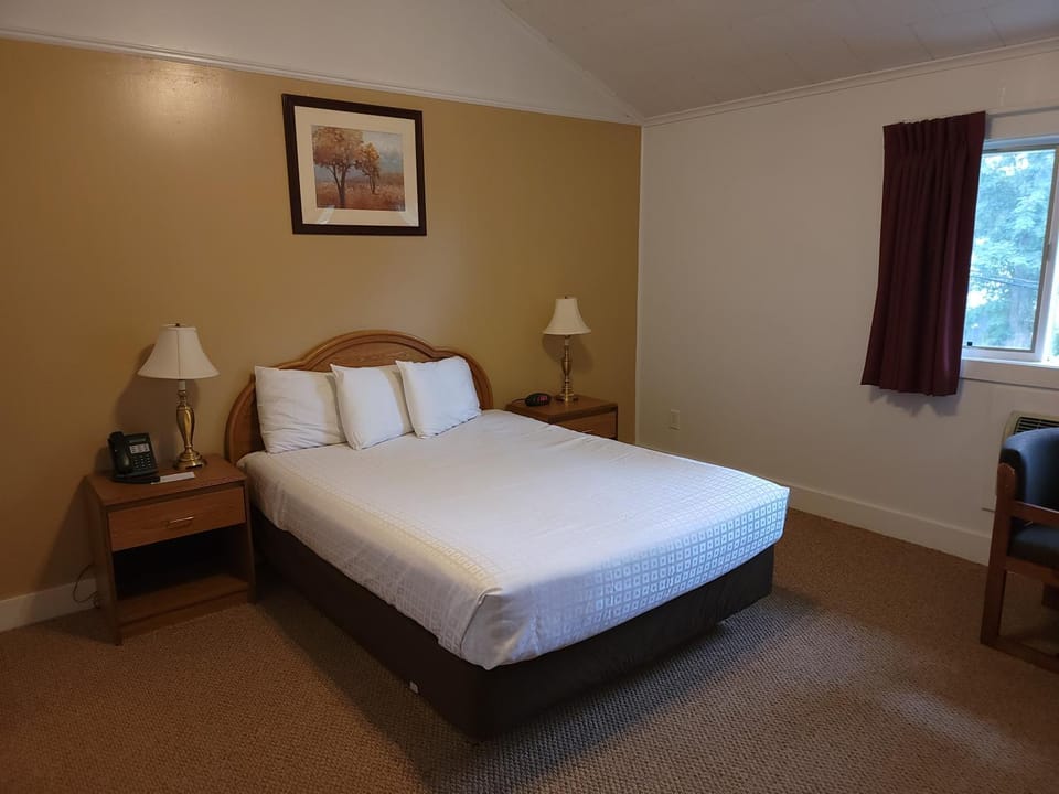 Hickory Grove Motor Inn - Cooperstown Motel in New York
