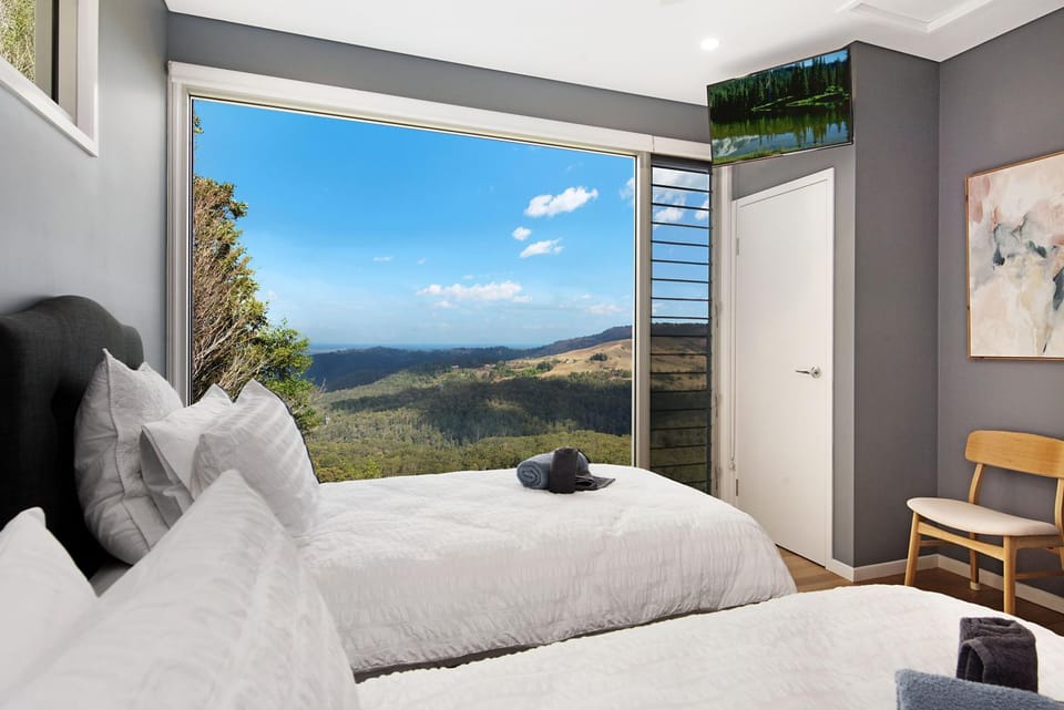 Bedroom, Mountain view