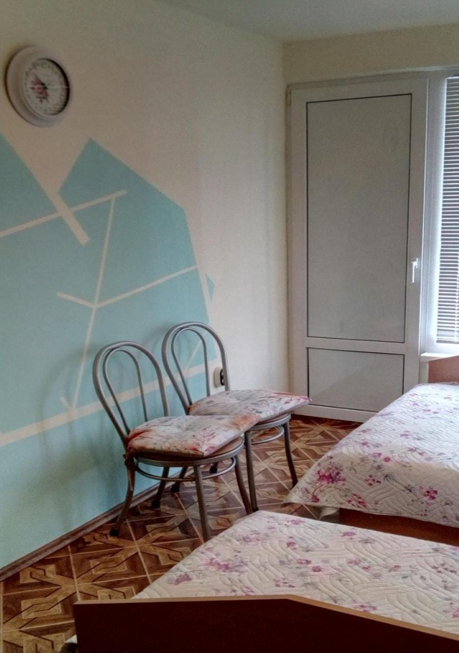 Bed, Summer, Balcony/Terrace, Photo of the whole room, Seating area, Beach, Bedroom, young children, older children, group of guests, Family