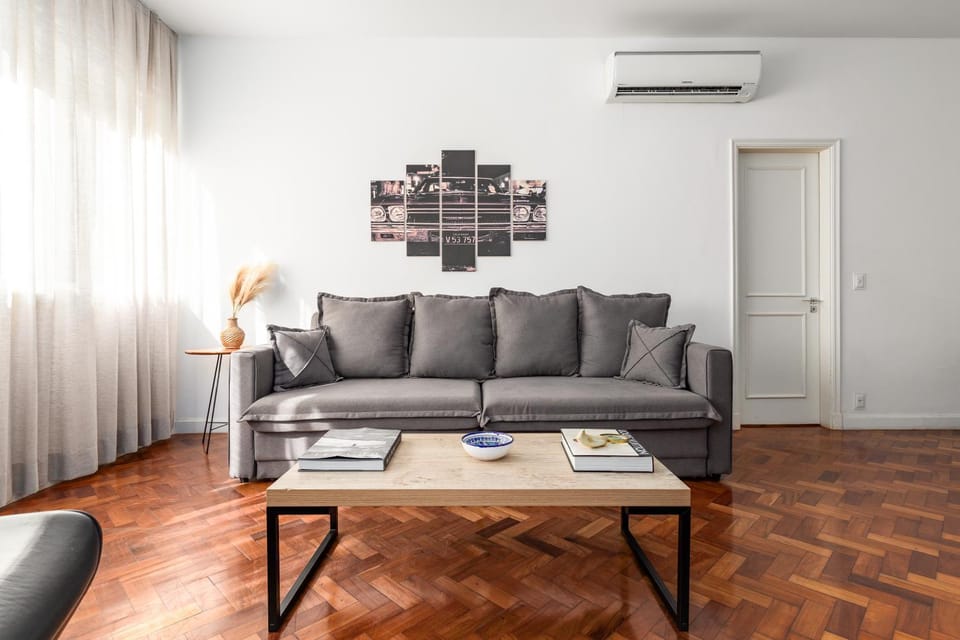 Living room, Seating area, air conditioner