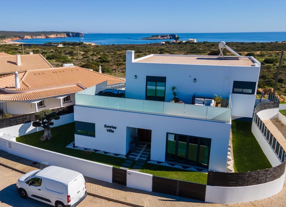Bird's eye view, Sea view