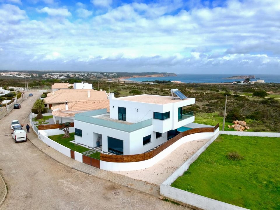 Bird's eye view, Sea view