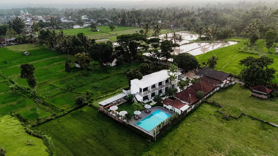 Property building, Natural landscape, Bird's eye view, View (from property/room)