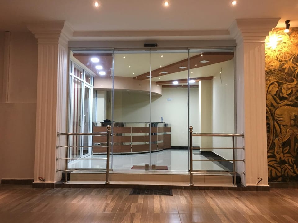 Property building, Restaurant/places to eat