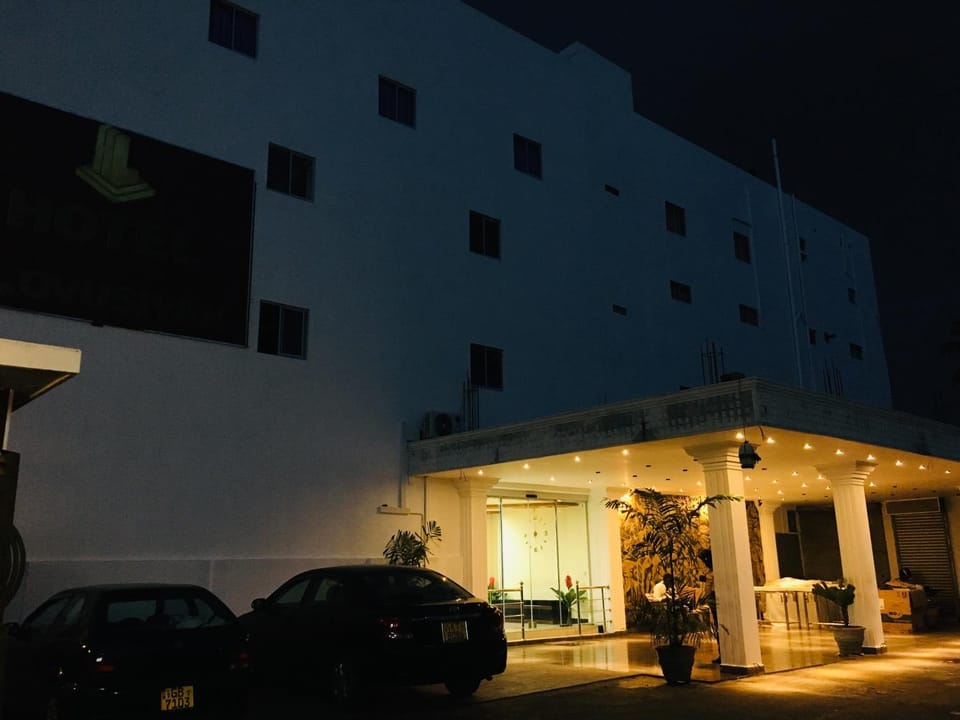 Property building, Facade/entrance