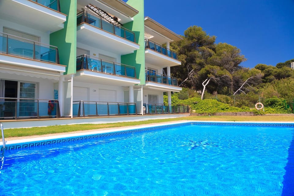Facade/entrance, Swimming pool, Swimming pool