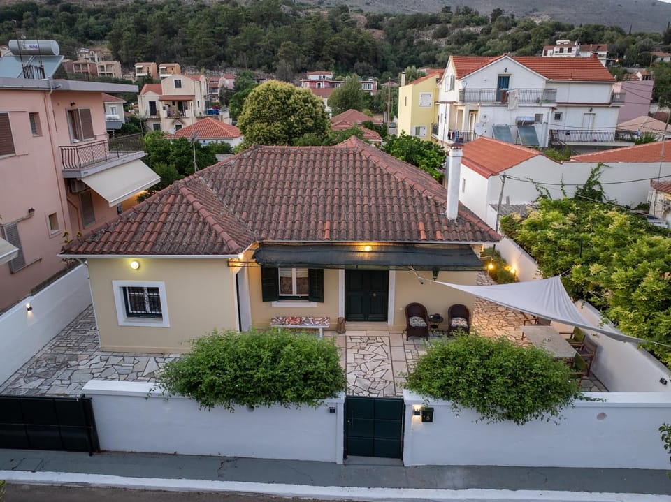 View (from property/room), Garden view, Landmark view, Mountain view, Street view, Quiet street view