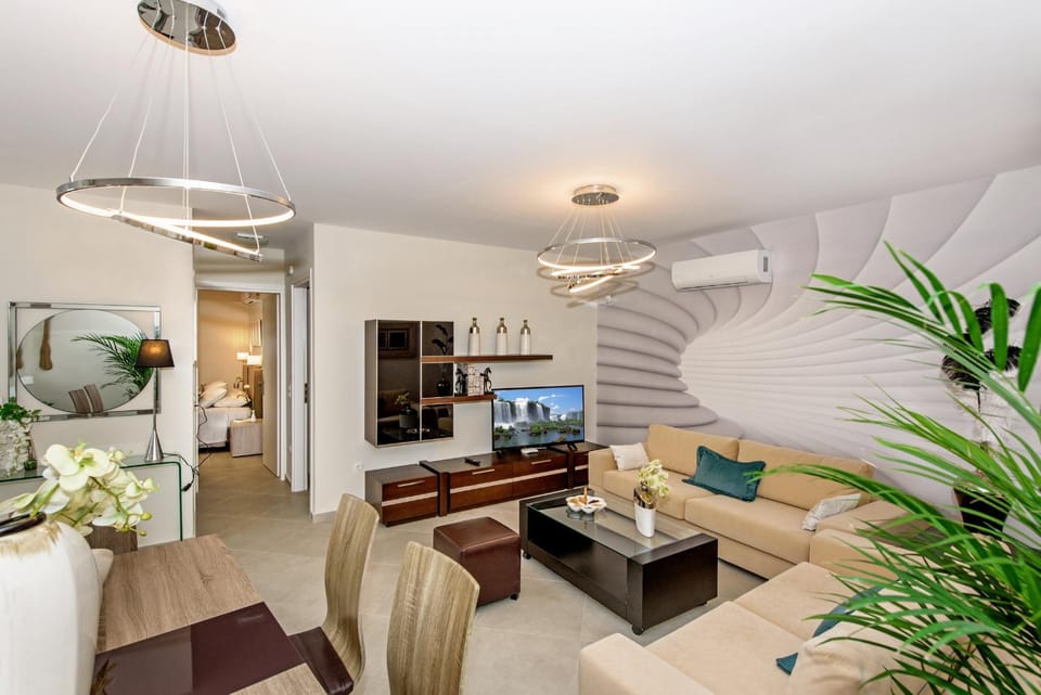 TV and multimedia, Living room, Decorative detail, Seating area, Dining area, air conditioner