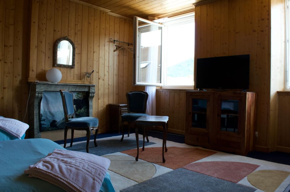 Chez LIZON Hostel in Barcelonnette