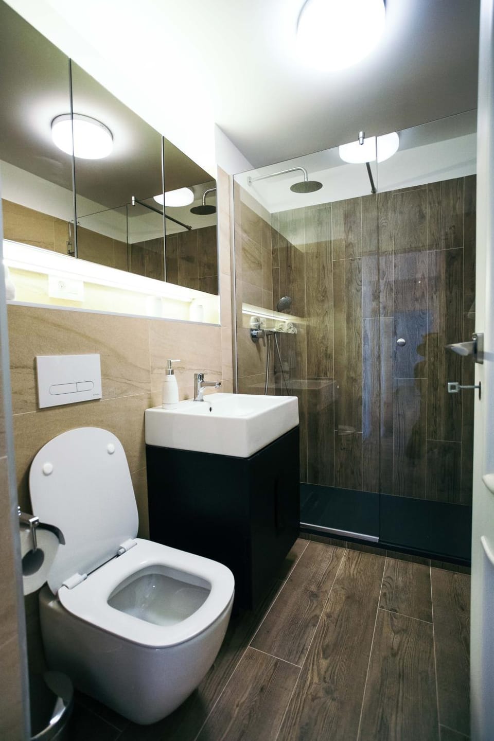 Shower, Toilet, Bathroom