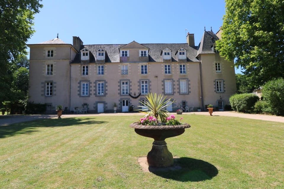 Château du Golf de la Freslonnière Bed and Breakfast in Brittany