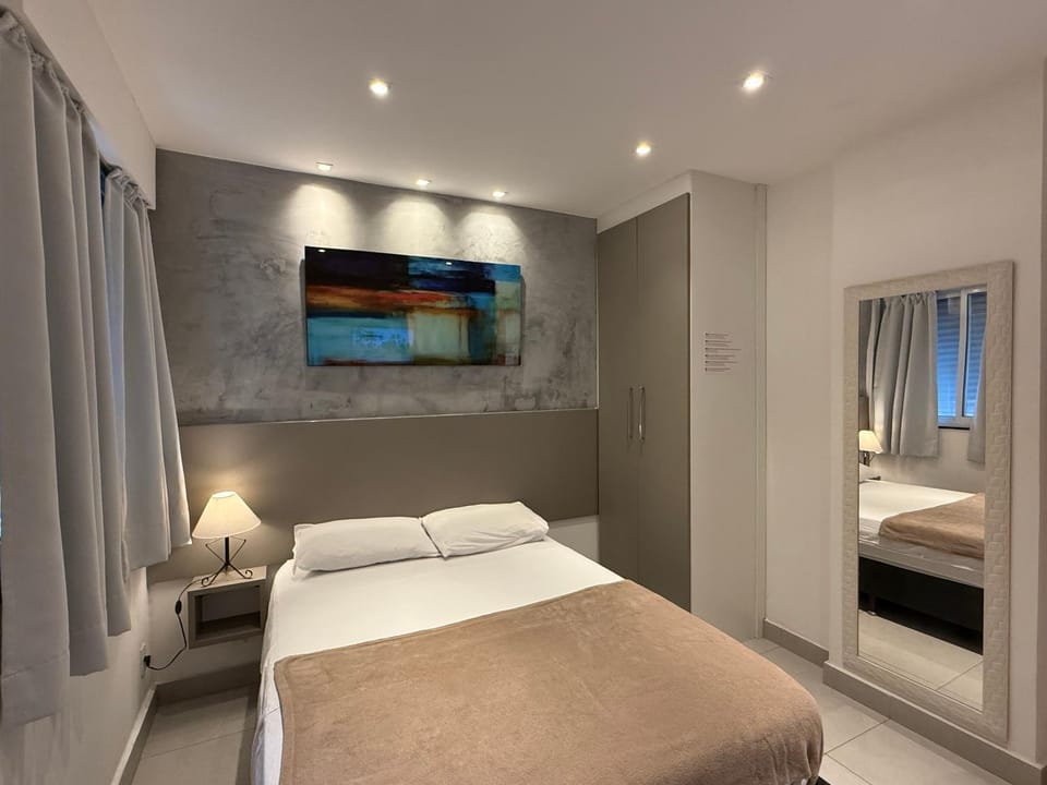 Bed, Photo of the whole room, Decorative detail, wardrobe
