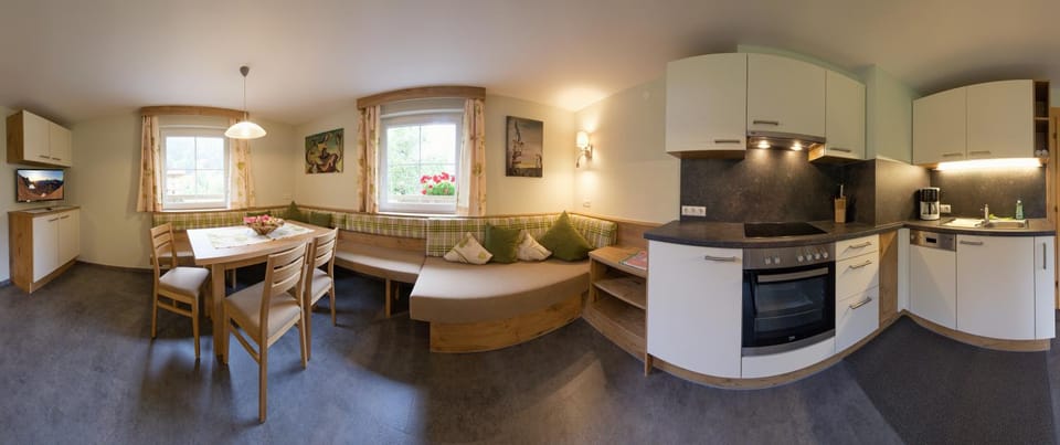 Dining area, Communal kitchen