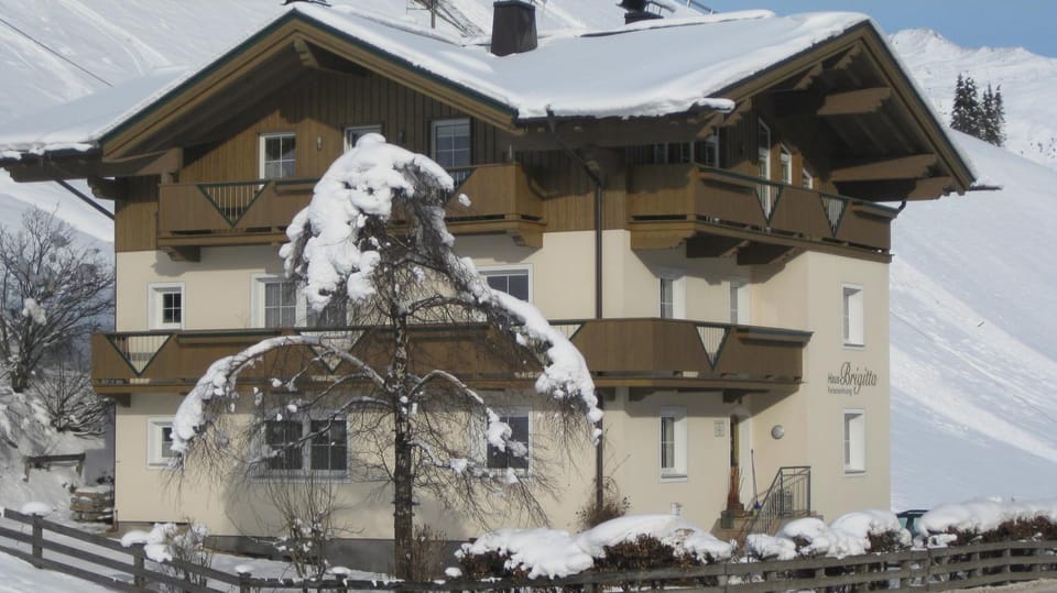 Day, Winter, On site