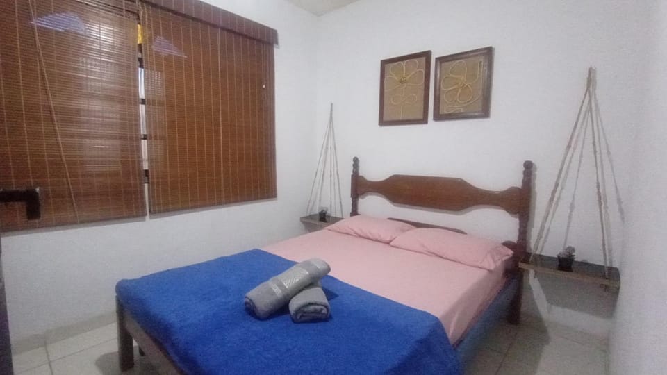 Bedroom, towels