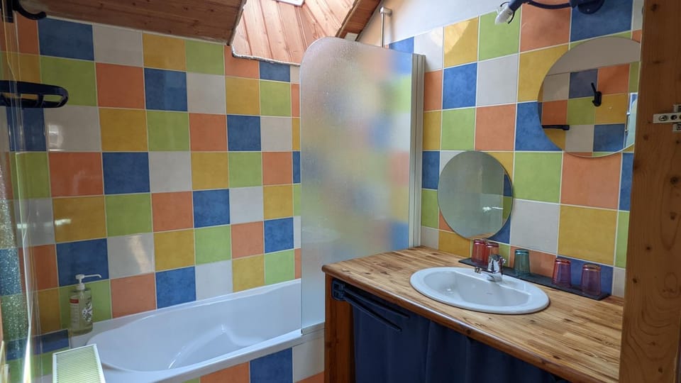 Bathroom, Decorative detail, Bedroom, Bath