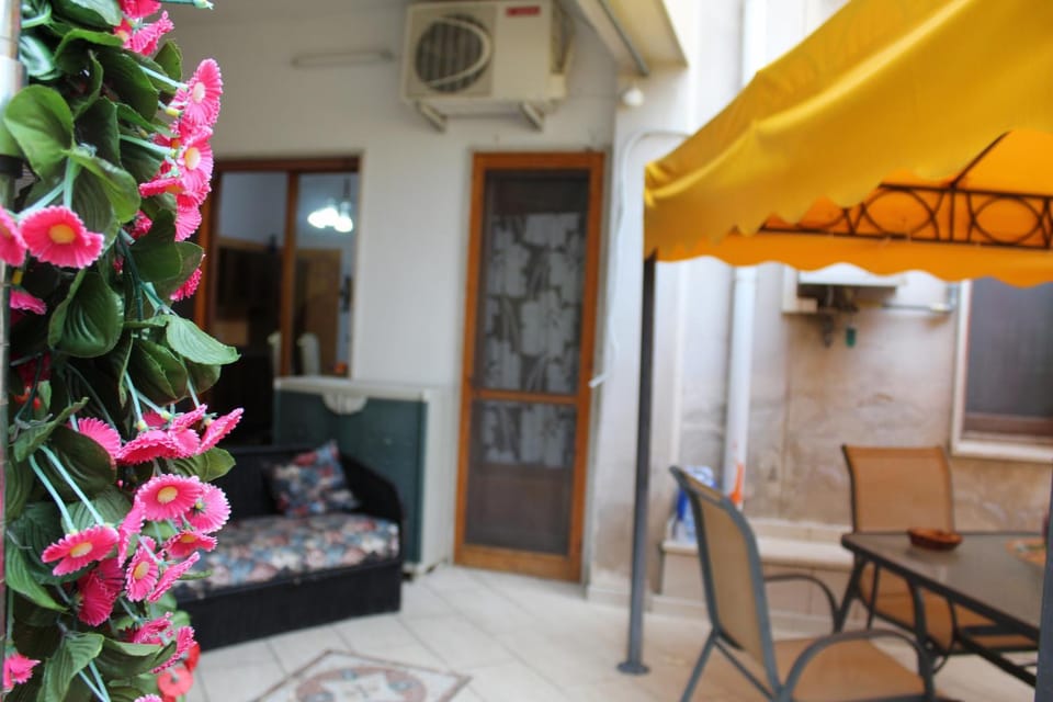 Balcony/Terrace, Decorative detail