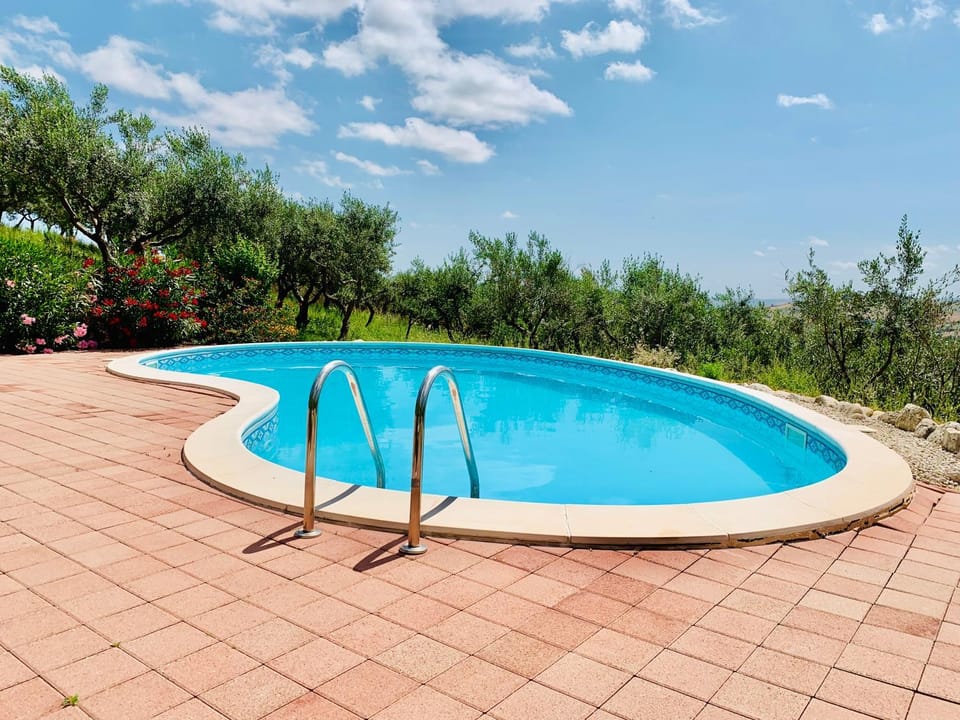 Swimming pool, Swimming pool