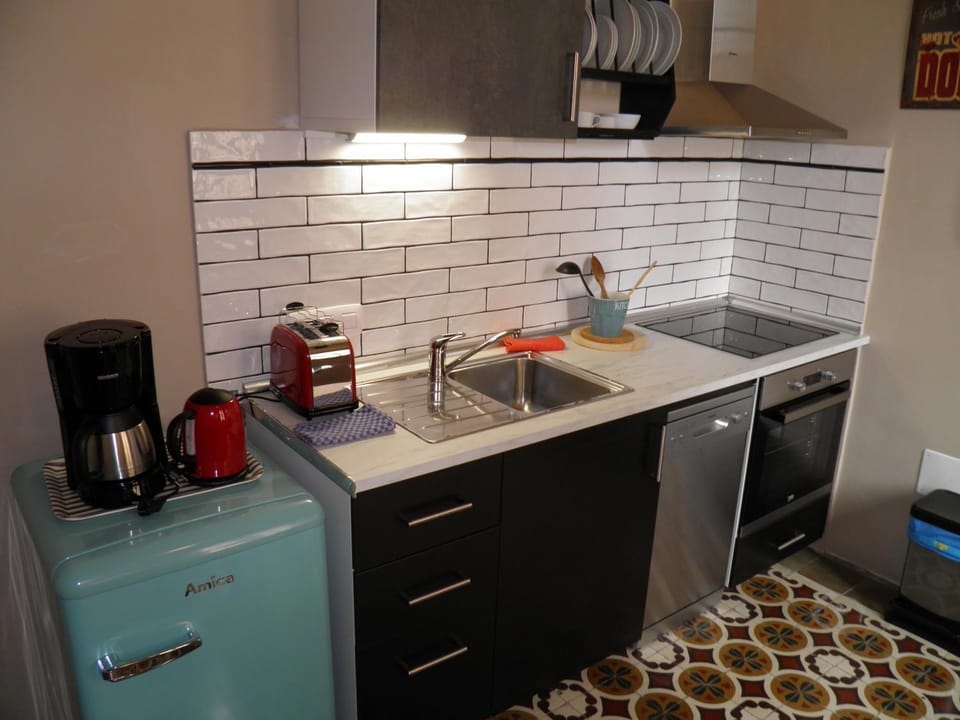 Coffee/tea facilities, Kitchen or kitchenette