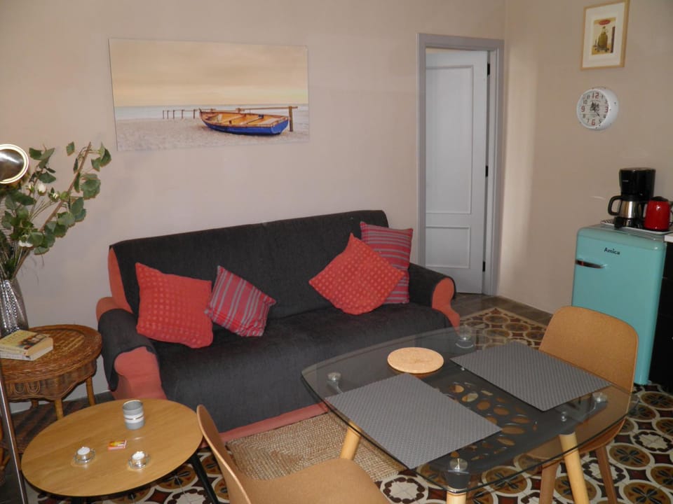 Living room, Dining area
