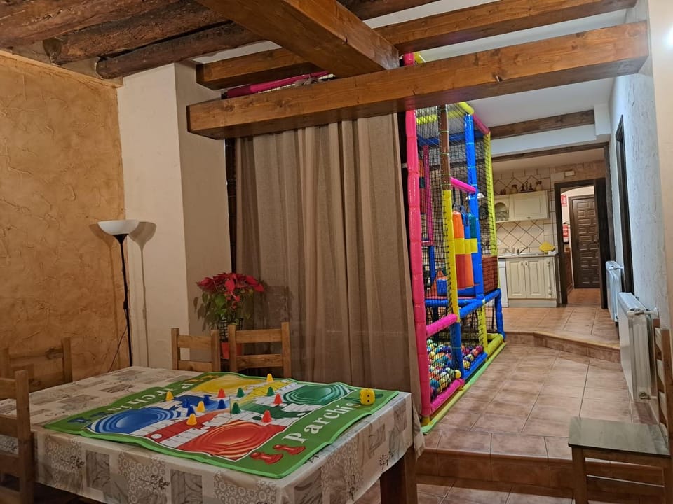 Game Room, Living room
