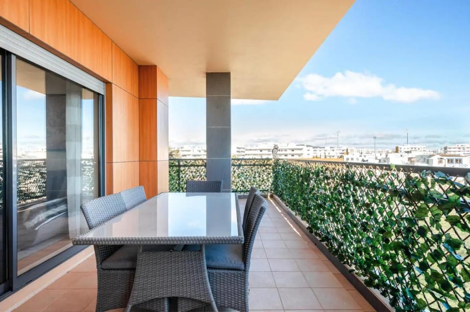 OCEANVIEW Luxury Stunning Views and Pool Apartment in Olhão