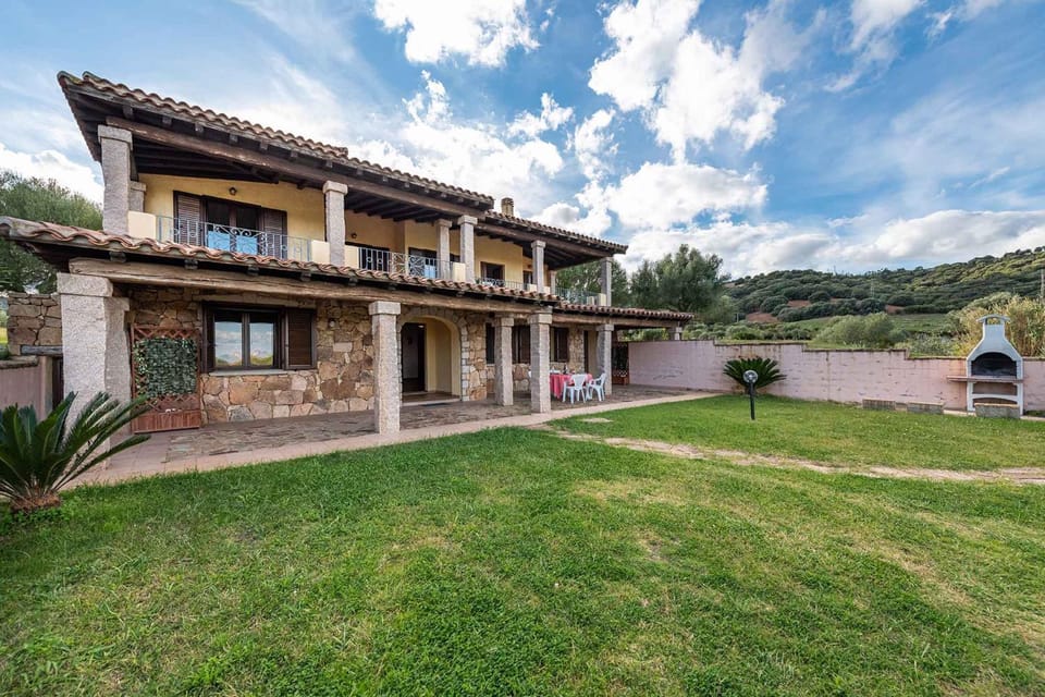 Property building, BBQ facilities, Garden