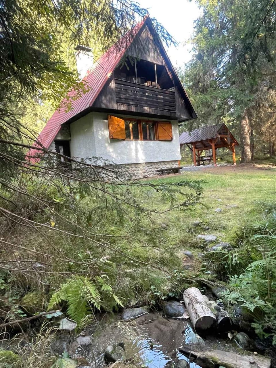 Property building, Summer, Garden