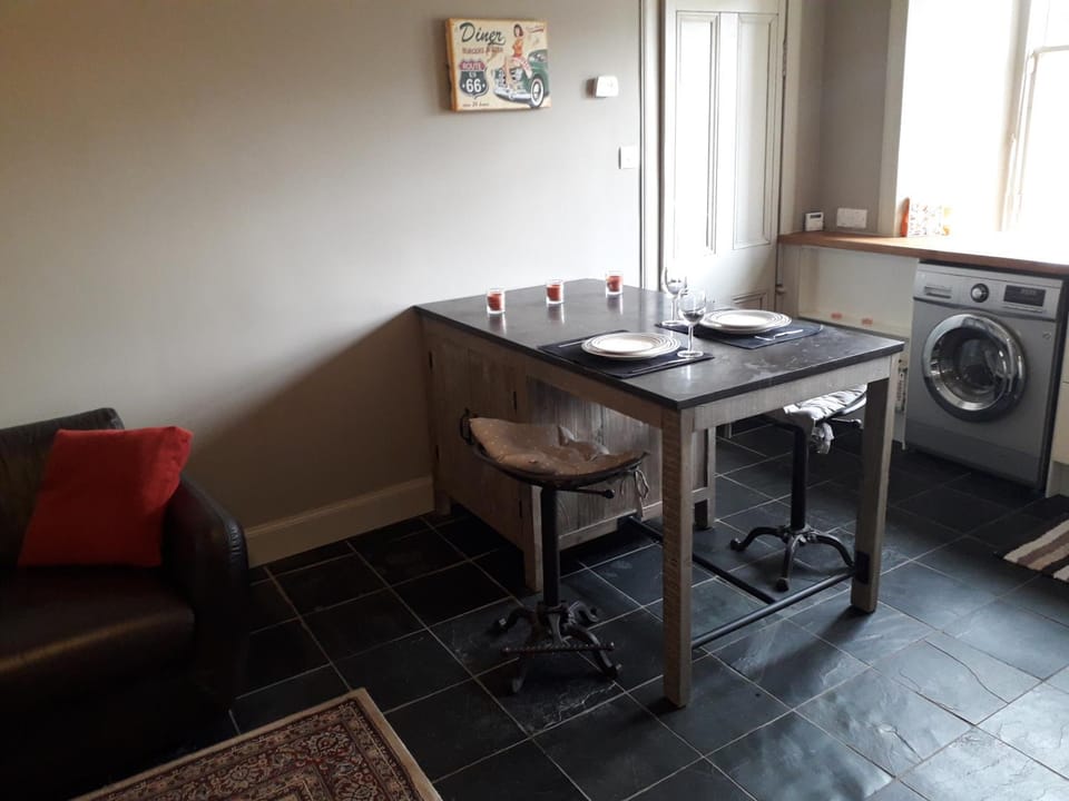 Seating area, Dining area