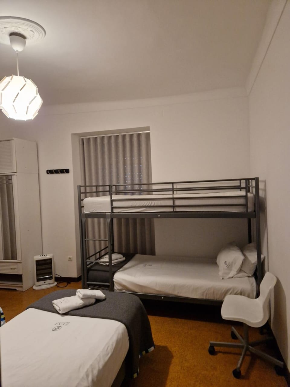 Zuni Guest House Bed and Breakfast in Lisbon