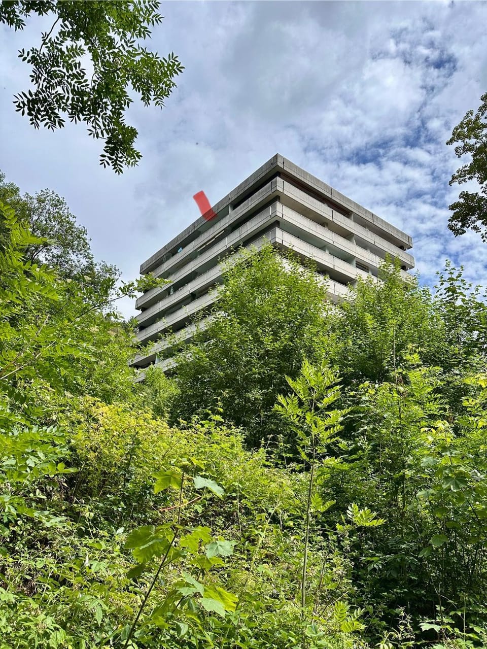 Property building, Balcony/Terrace, Balcony/Terrace, Garden view, Garden view, Mountain view, Mountain view, Street view, Street view, Quiet street view, acessibility