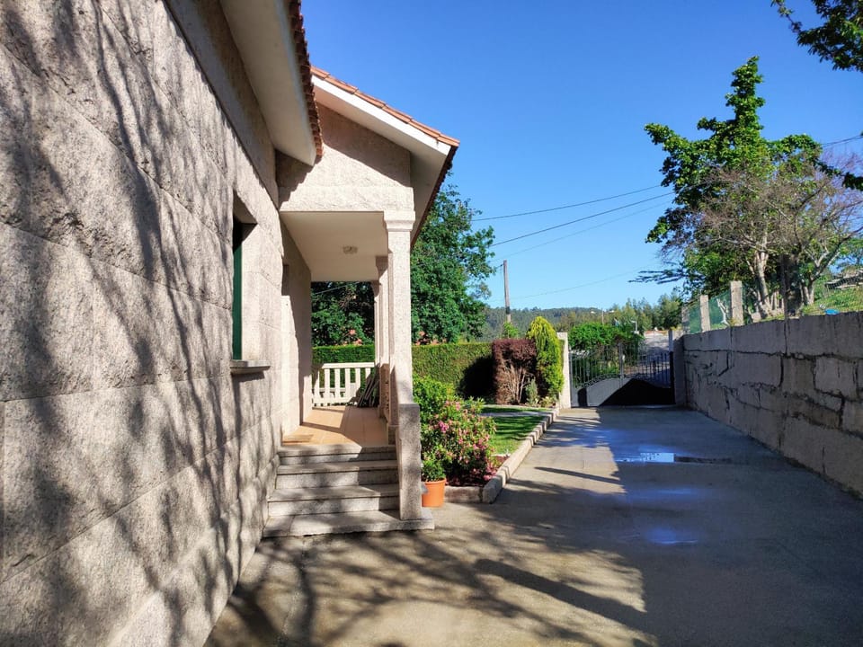 A Cachada de Dorrón House in O Morrazo
