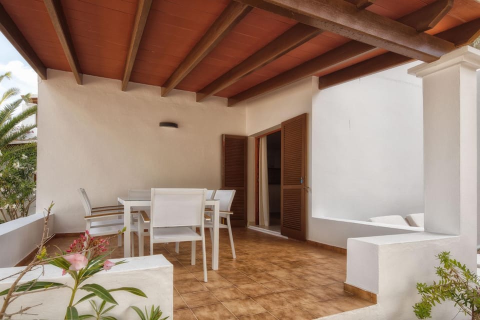 Patio, Dining area